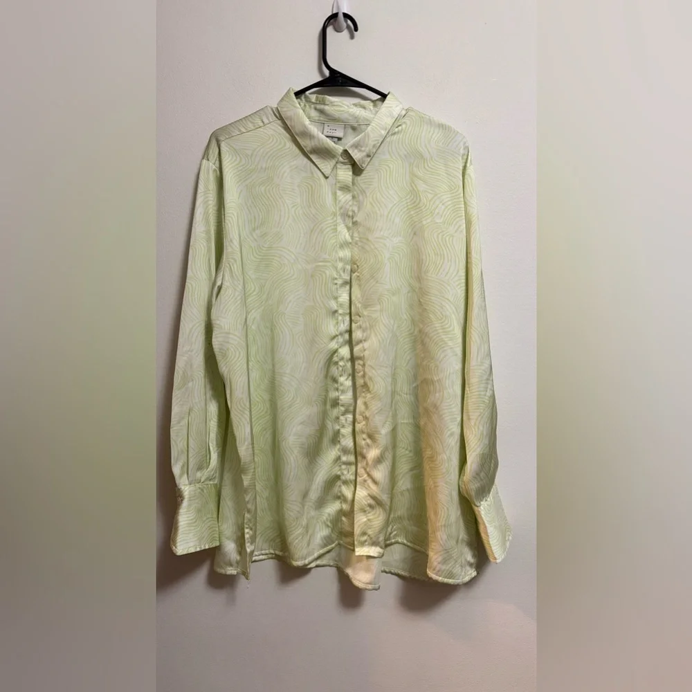 A New Day - Light Green Patterned Blouse -‎ Size Large